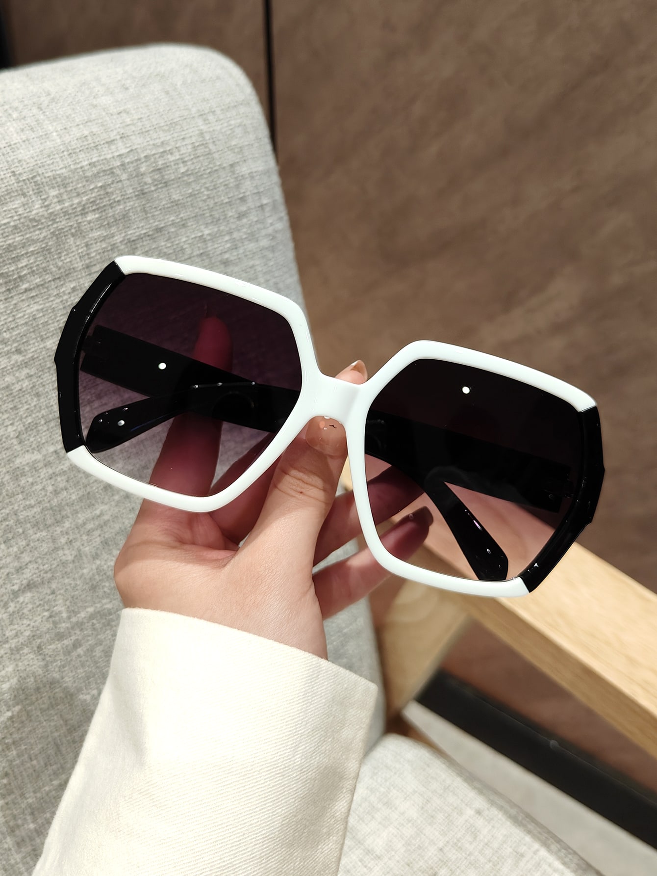 Travel Accessories To Gift - Black & White Geometric Women's Glasses,