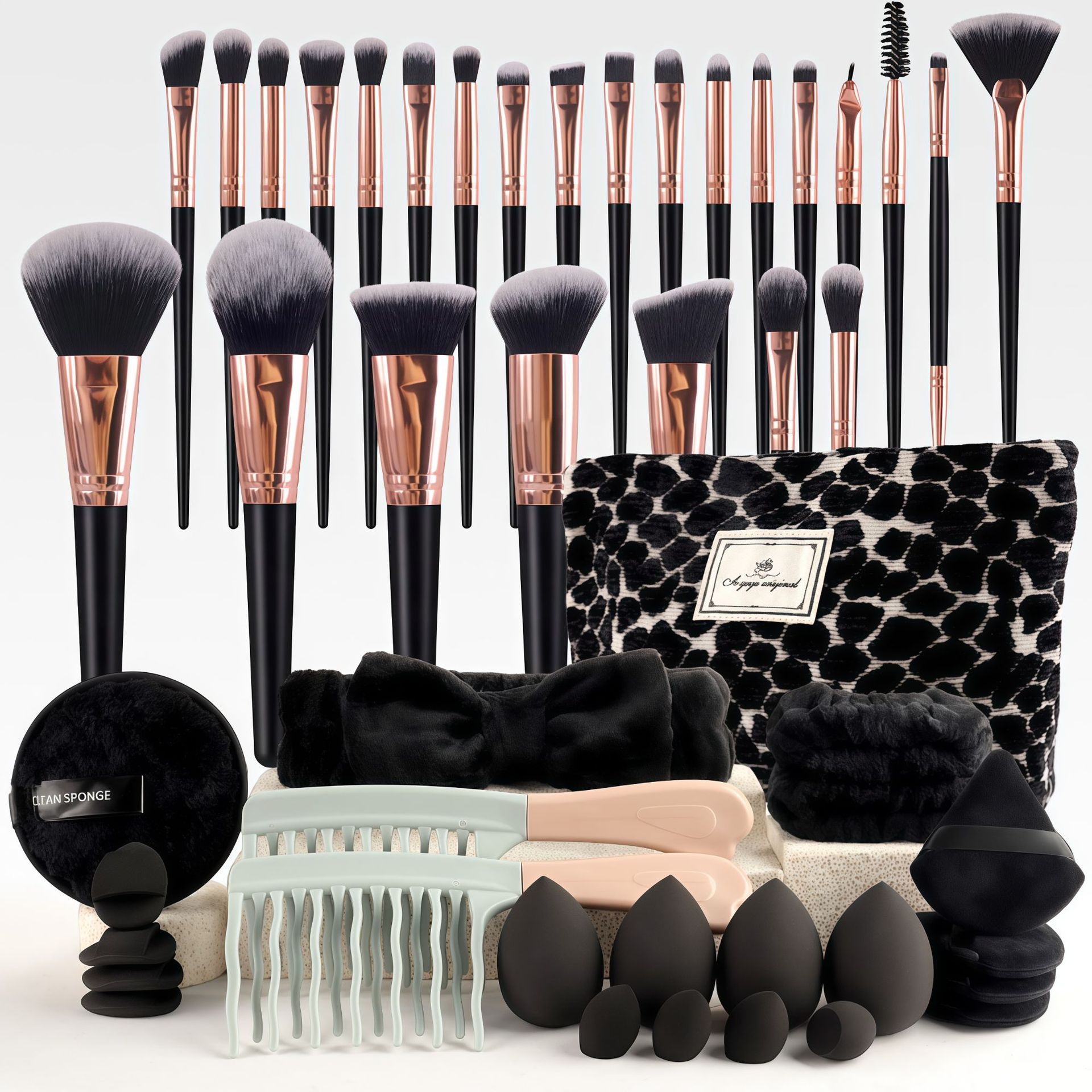 Makeup Brush Set Chic Fragranc - огляд і ціна Travel Accessories Set