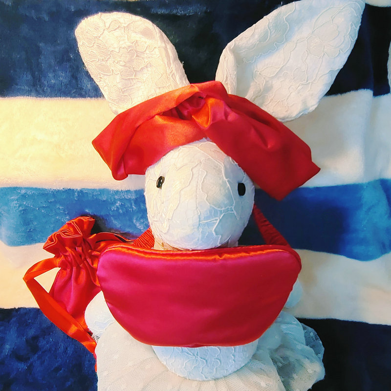 Eye Mask & Hair Accessory Set  - огляд і ціна Travel Accessories Set